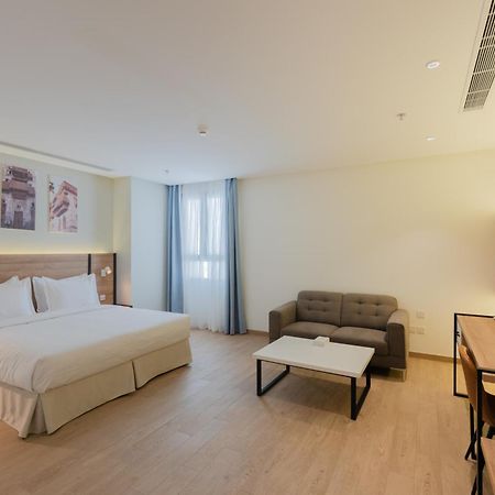 Hasanah Suites Medina Room photo