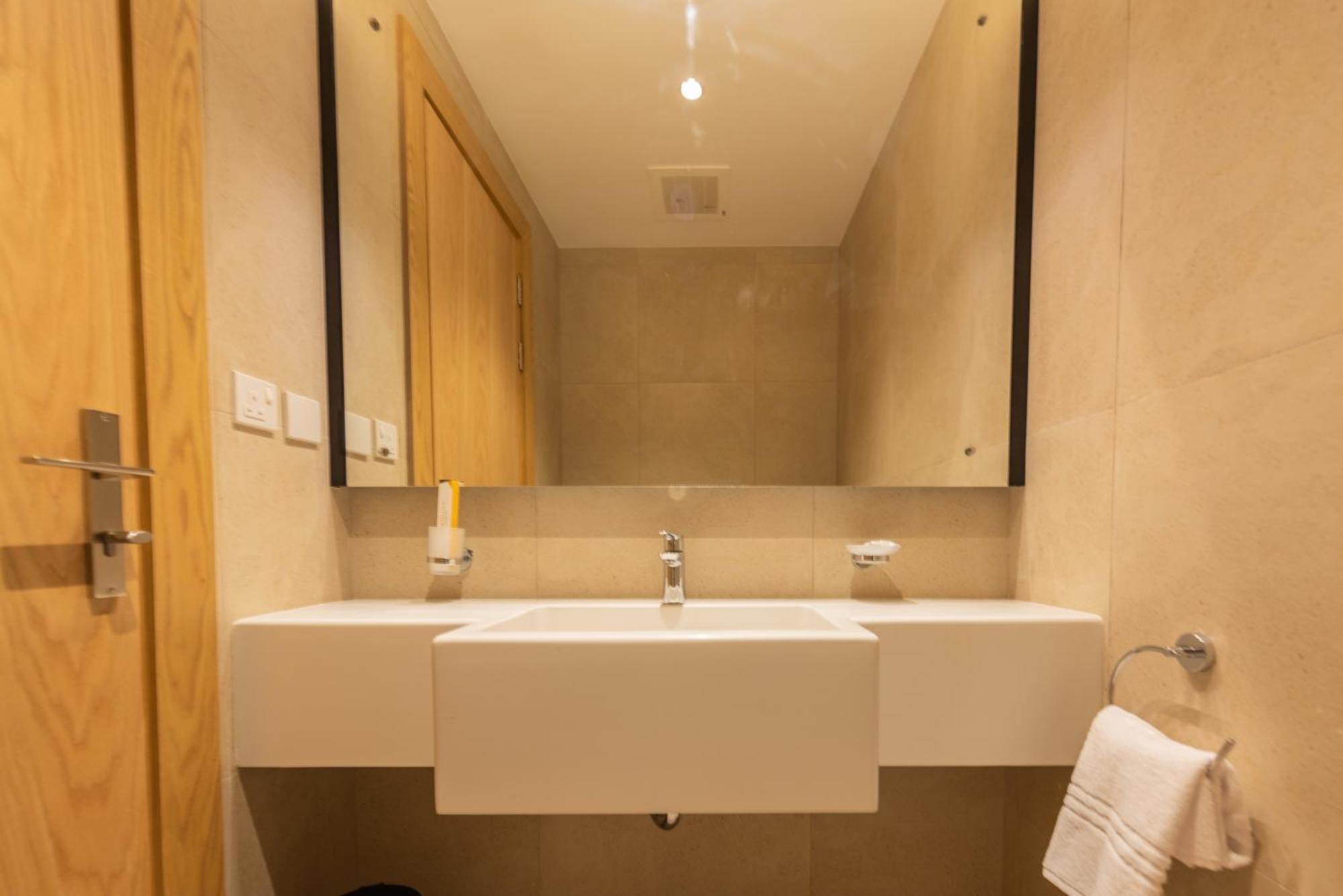 Hasanah Suites Medina Room photo